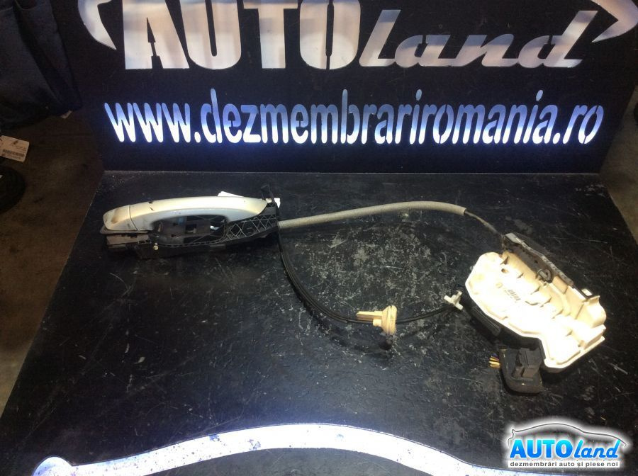 Broasca mecanism Inchidere 5k1837016 Dreapta Fata Volkswagen GOLF VI 2008