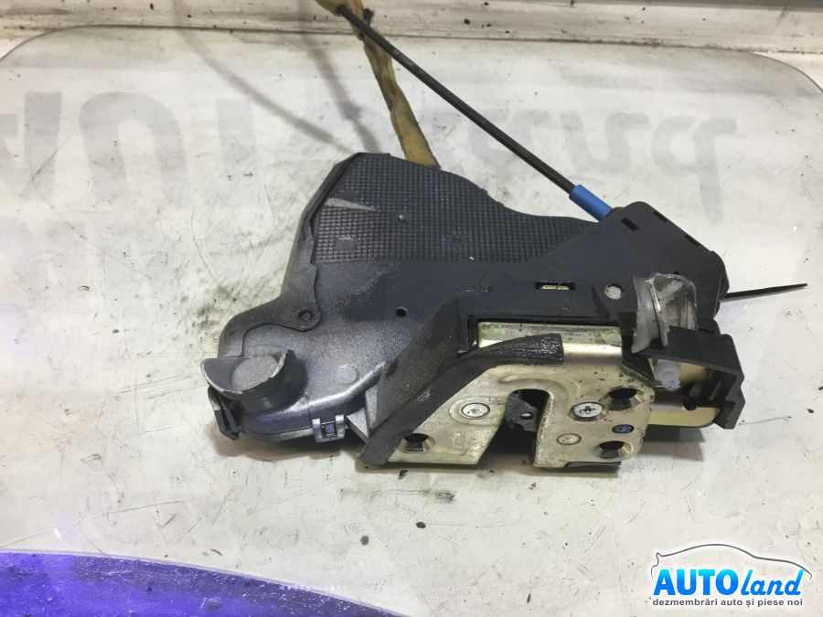 Broasca mecanism Inchidere Dreapta Fata Toyota COROLLA Verso ZER ,ZZE 2004