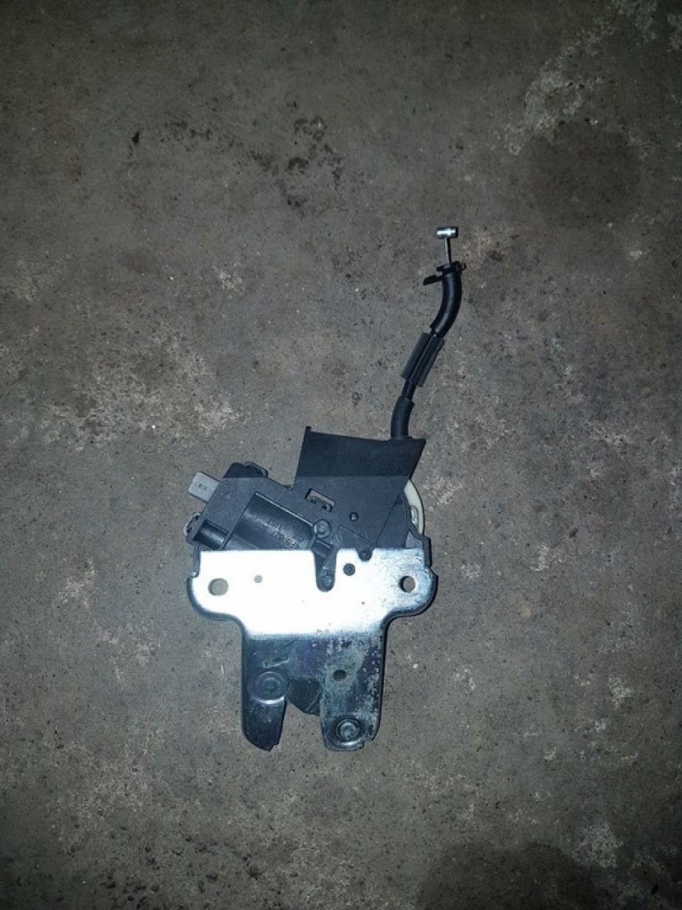 Broasca portbagaj 4f5827505d audi a4 b8 2008-2015