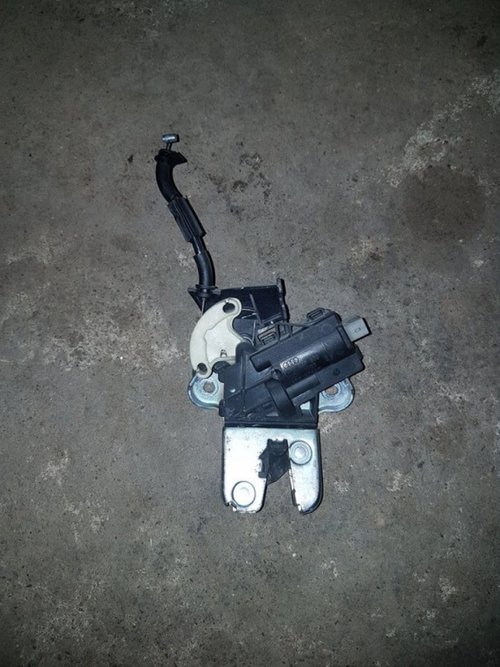 Broasca portbagaj 4f5827505d audi a6 4f 2005-2011