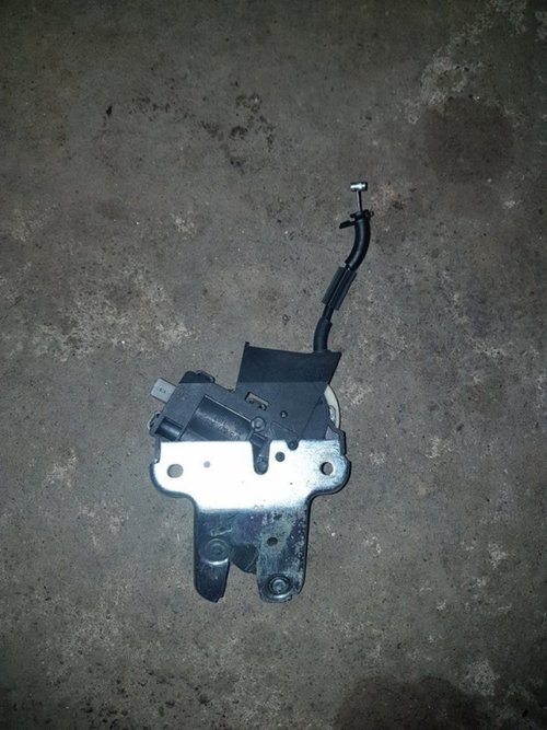 Broasca portbagaj 4f5827505d audi a8 4e 2003-2010