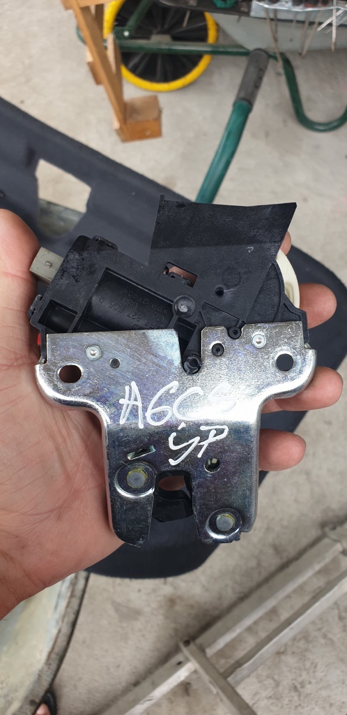 Broasca portbagaj Audi A6 4F 3.0 tdi Berlina CDYA Euro 5 2010