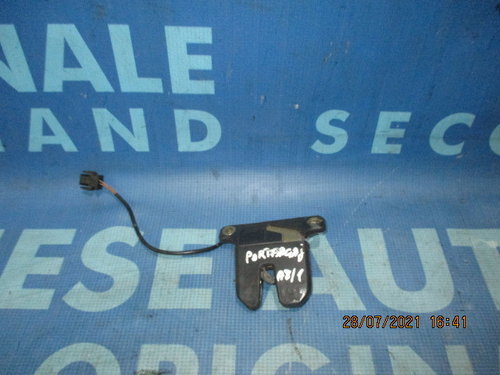 Broasca portbagaj Audi A8 2002; A5827505H