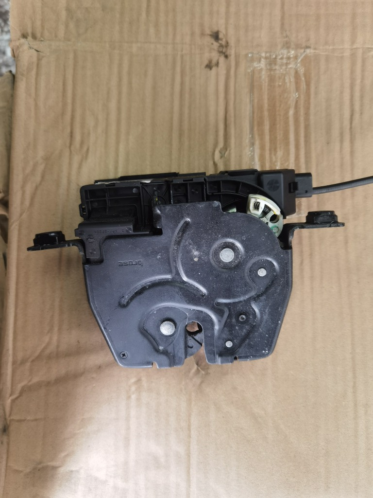 Broasca portbagaj bmw f10 seria 5