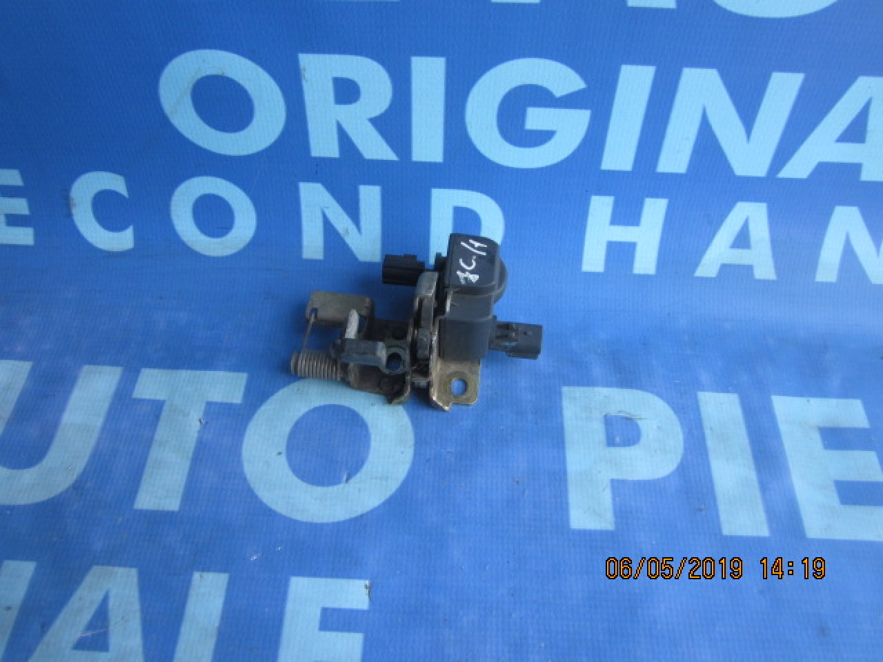 Broasca portbagaj Jeep Cherokee (luneta)