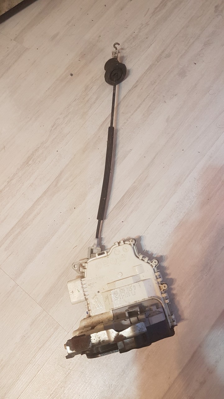 Broasca portiera stanga spate Audi A4B8 ( 2008-2015 )