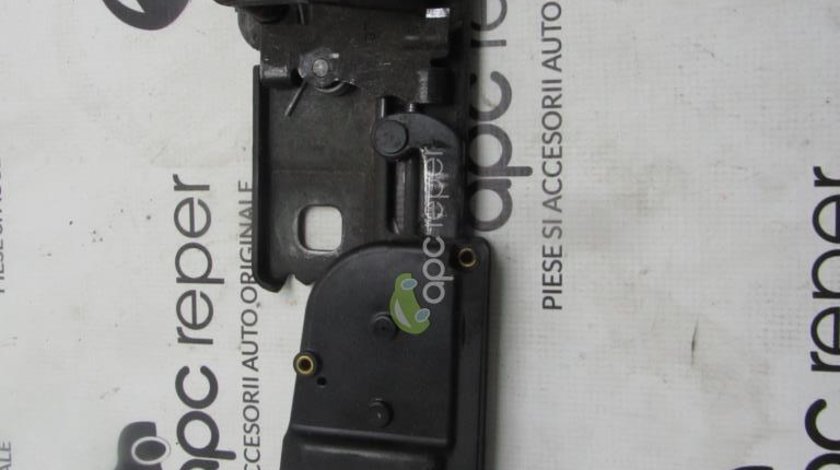 Broasca spate Audi Q7 4L cod 4F9827389D