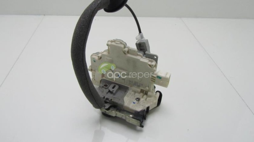 Broasca spate dreapta Audi A4 8k, A5 8T cod 8k0839016