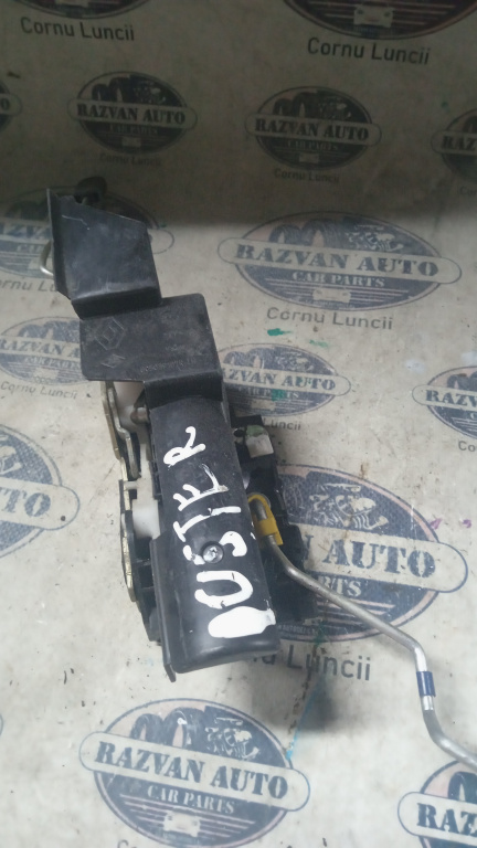 Broasca stanga fata Dacia Duster 2013