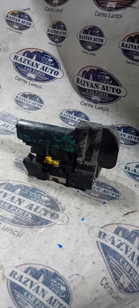 Broasca stanga fata Dacia Duster 2013