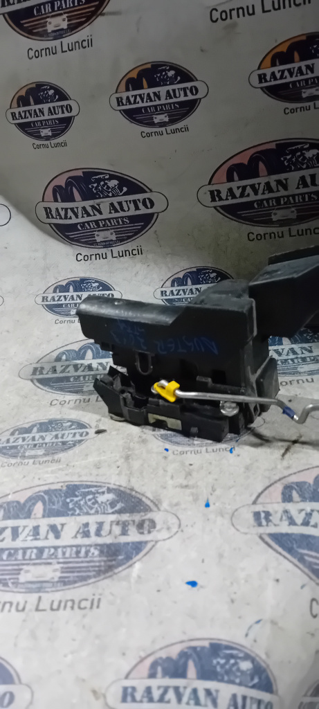 Broasca stanga fata Dacia Duster 2013