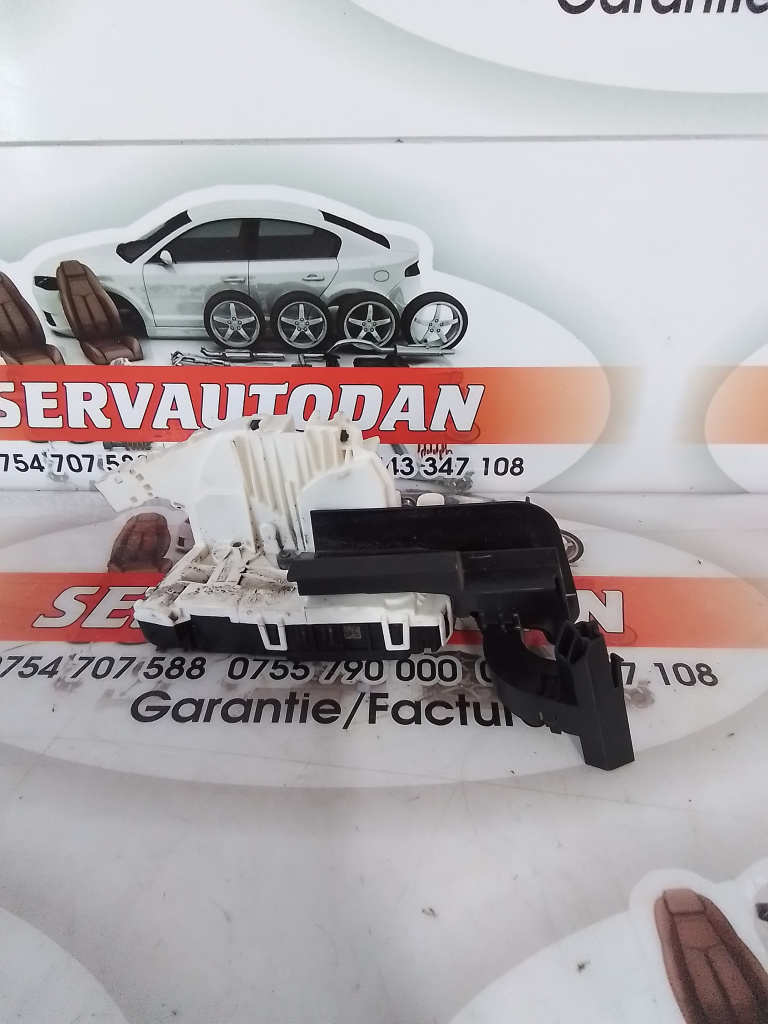 Broasca stanga fata Mercedes-Benz GLA-Class (2013->) [X156] 2.2 Motorina 2016, A1667200735