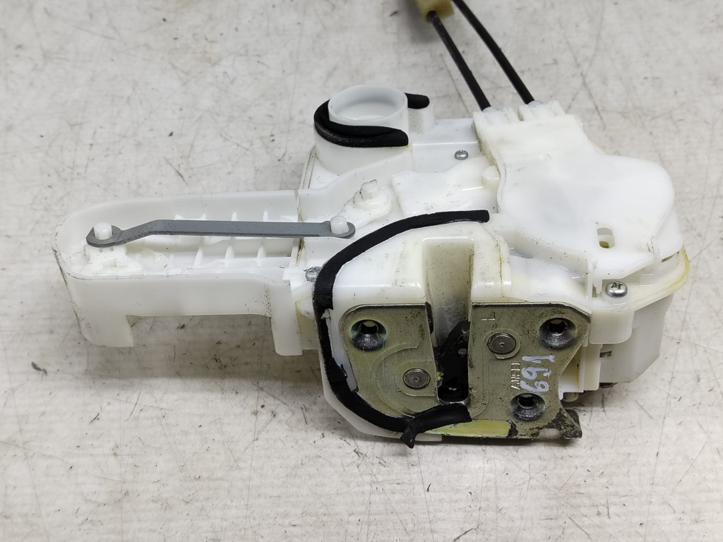 Broasca stanga fata Mitsubishi ASX [2010 - 2012] 1.8 di-d 4N13