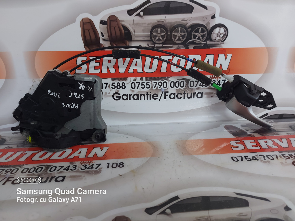 Broasca stanga fata Toyota Prius C (2012->) 1.8 Hybrid 2016