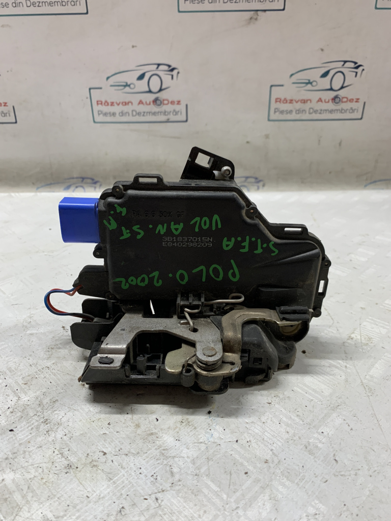 Broasca stanga fata Volkswagen Polo - Motorina 2002, 3B1837015N