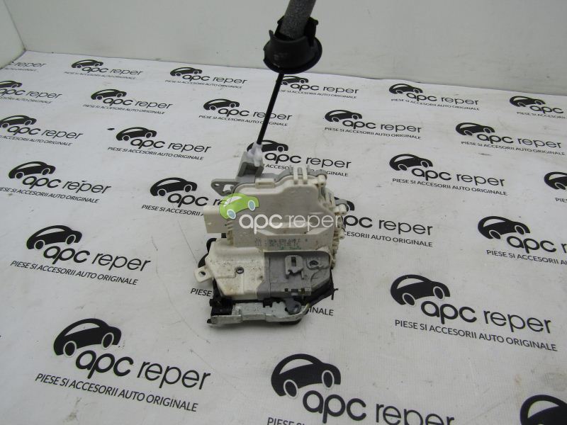 Broasca stanga spate Audi A5 8T 2014 cod 8K0839015C