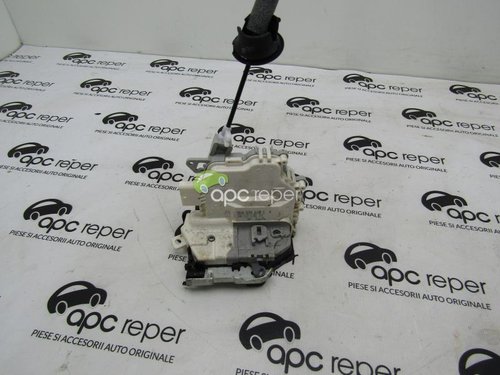 Broasca stanga spate Audi A5 8T 2014 cod 8K0839015C