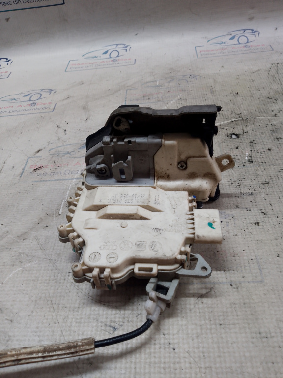 Broasca stanga spate Audi Q5 2011, 8K0839015C