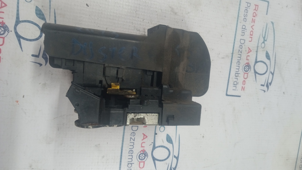 Broasca stanga spate Dacia Duster 2013, 825036721R