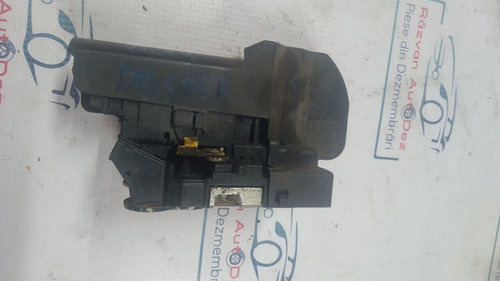 Broasca stanga spate Dacia Duster 2013, 825036721R