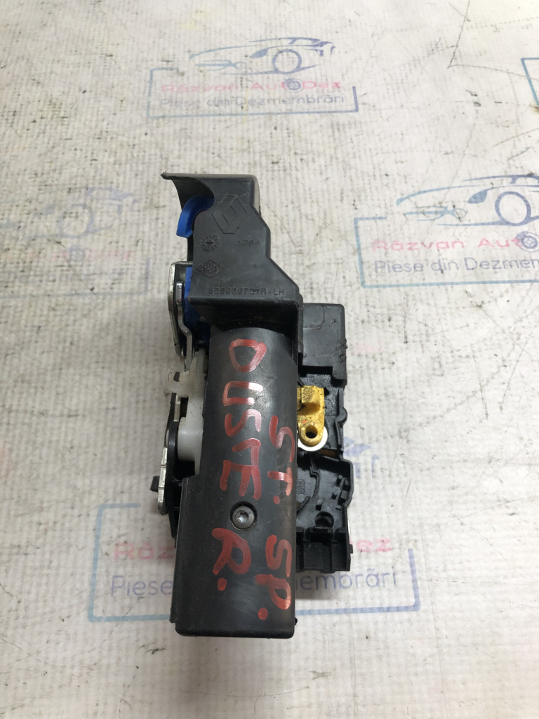 Broasca stanga spate Dacia Duster 2013, 825036721R