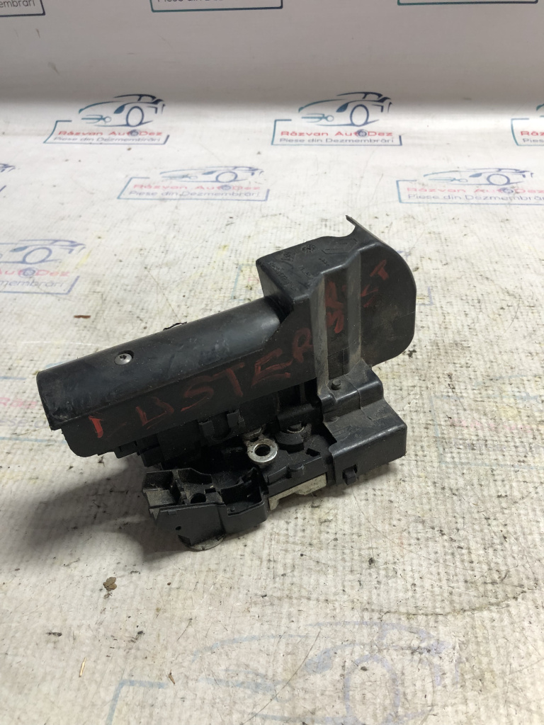 Broasca stanga spate Dacia Duster 2013, 825336721R