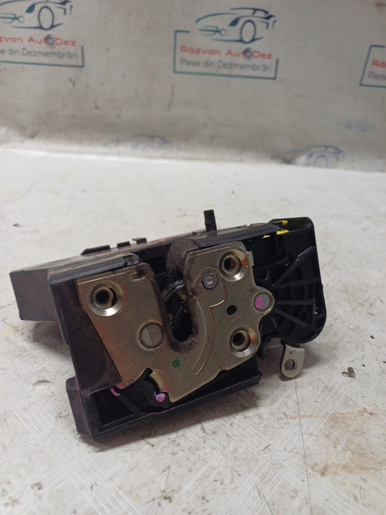 Broasca stanga spate Dacia Logan Mcv 1.0 Benzina 2018, 825037563R