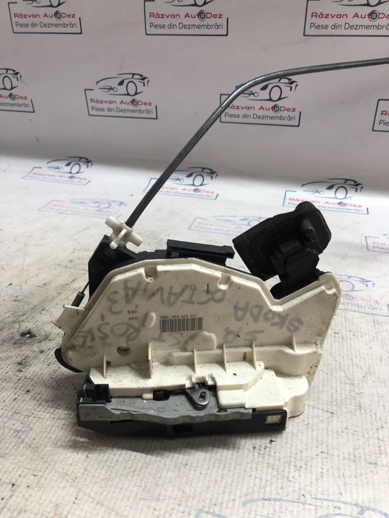 Broasca stanga spate Skoda Octavia 3 2014, 5E0839015
