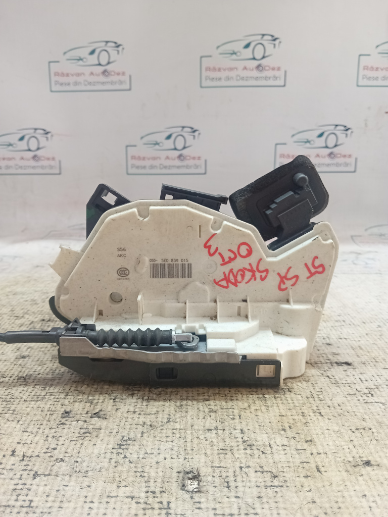 Broasca stanga spate Skoda Octavia 3 2015, 5E0839015
