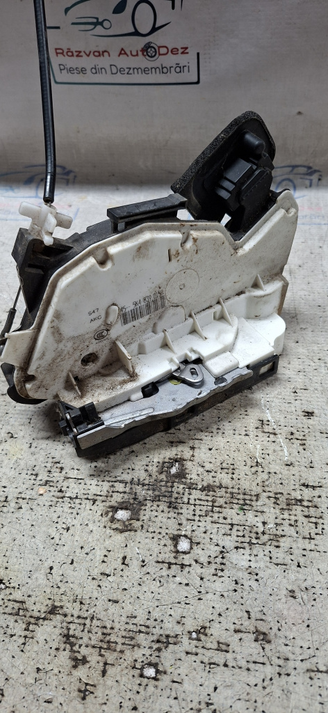 Broasca stanga spate Volkswagen Golf 6 - Motorina 2008, 5K4839015R