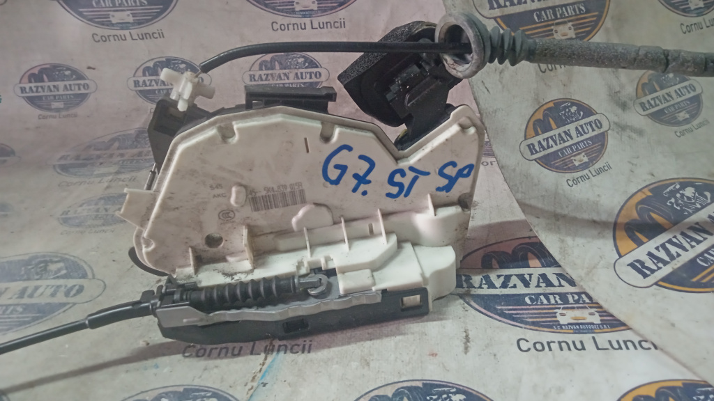 Broasca stanga spate Volkswagen Golf 7 2014, 5K4839015R