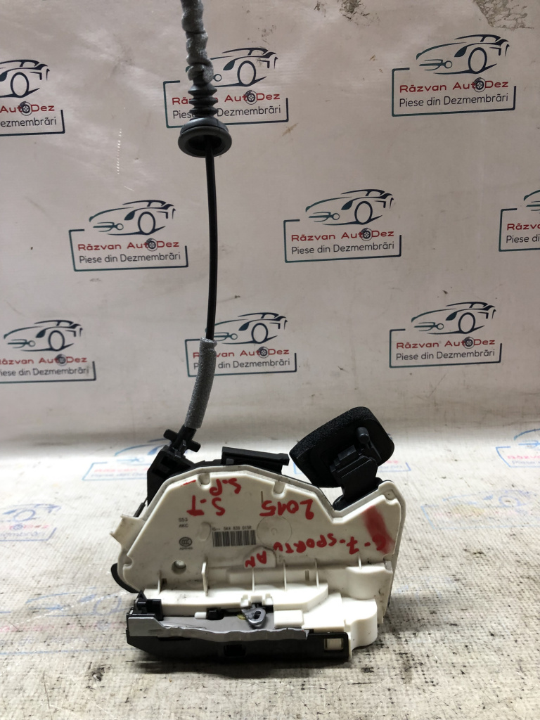 Broasca stanga spate Volkswagen Golf 7 2015, 5K4839015R