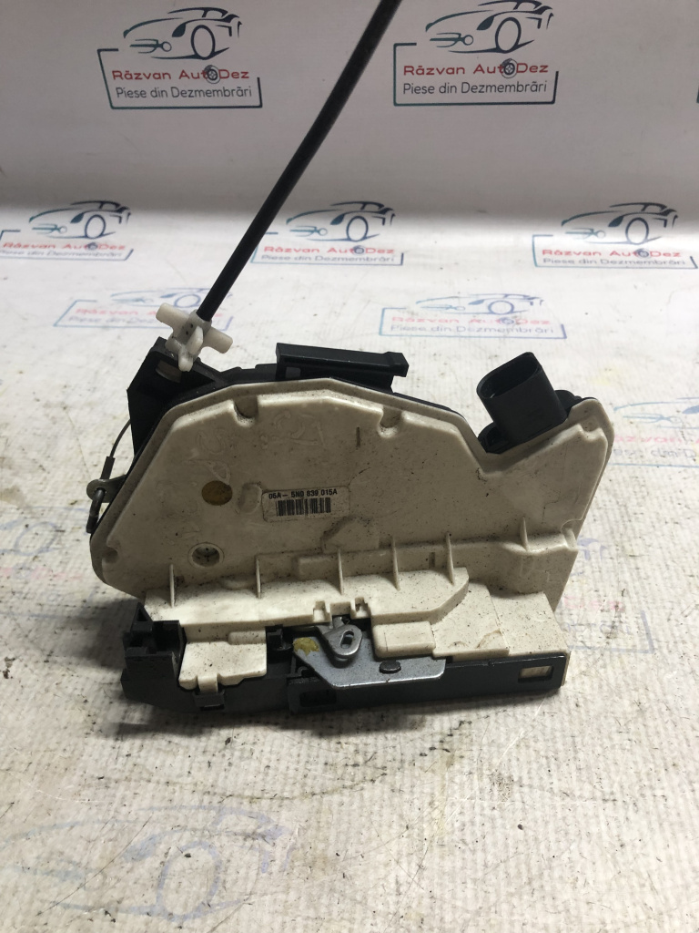 Broasca stanga spate Volkswagen Passat CC 2010, 5N0839015A