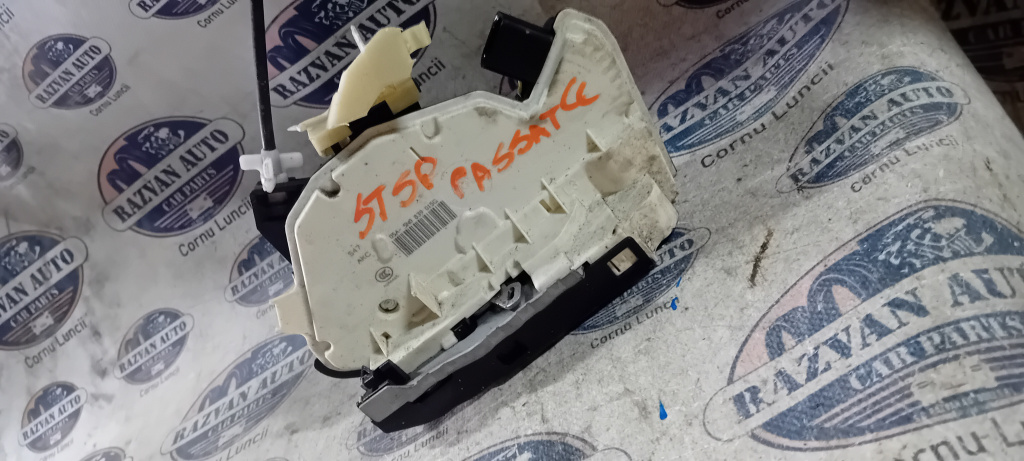 Broasca stanga spate Volkswagen Passat CC 2013