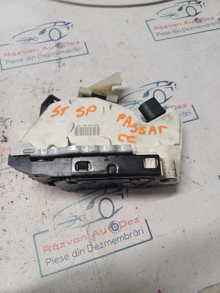 Broasca stanga spate Volkswagen Passat CC - Motorina 2010, 5N0839015D