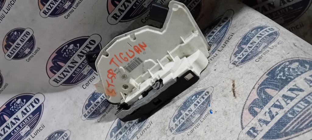 Broasca stanga spate Volkswagen Tiguan 2014