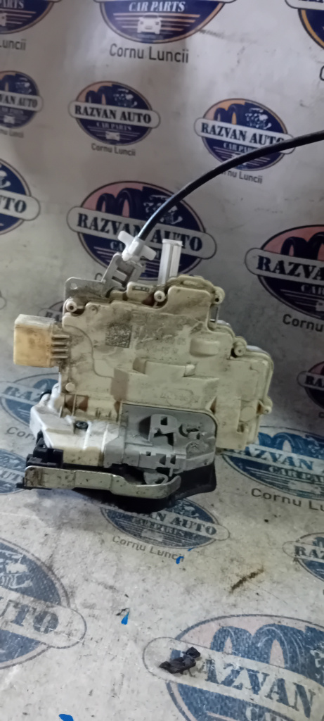 Broasca stanga spate Volkswagen Touareg 2012