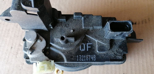 Broasca ușa stânga fata Opel Astra H Zafira B 13210748 QF dez VLD2684
