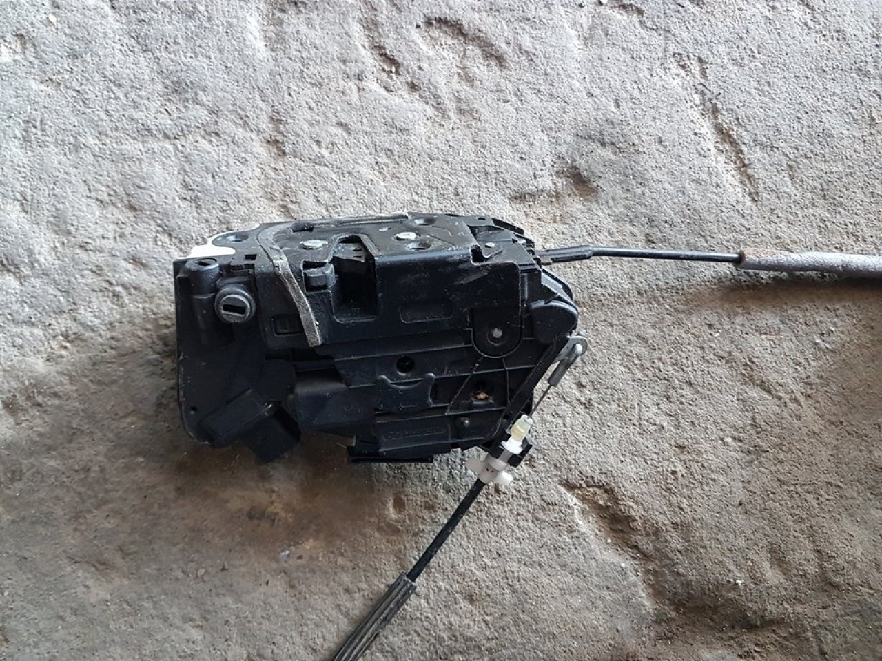 Broasca usa 5n0839016f dreapta fata skoda fabia 2009-2014