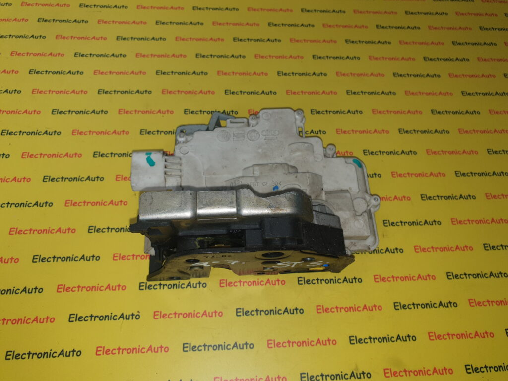 Broasca usa Audi 8k0839015