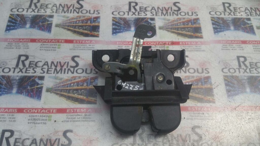 Broasca usa AUDI A4 8D9 827 505 D / 8D9827505D8D9 827 505 D / 8D9827505D
