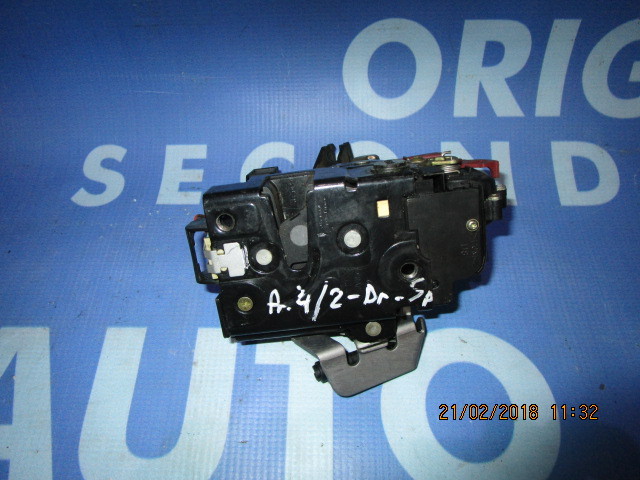 Broasca usa Audi A4 ; 8E0839016