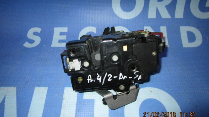 Broasca usa Audi A4 ; 8E0839016