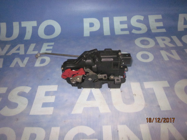 Broasca usa Audi A4 ; 8E2837015 (Anglia)