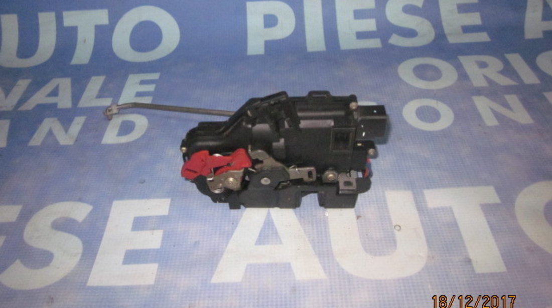 Broasca usa Audi A4 ; 8E2837015 (Anglia)