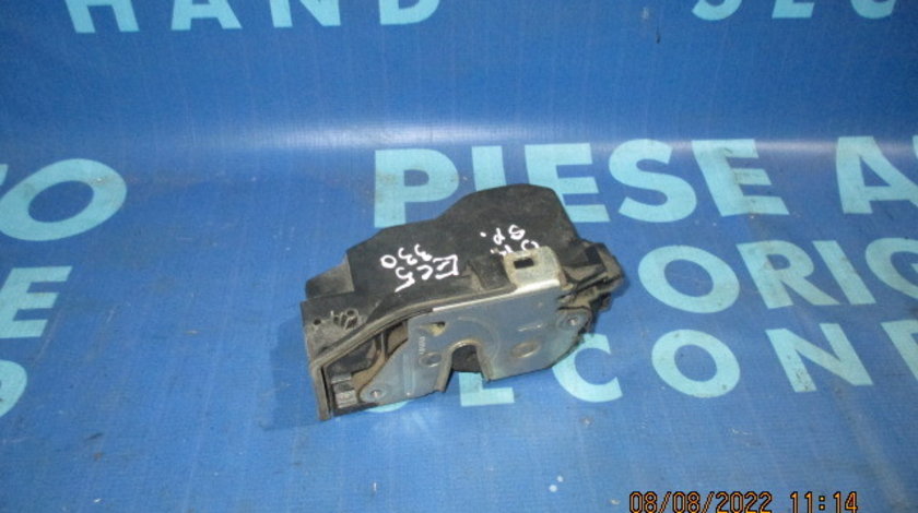 Broasca usa BMW E65 2002; 7036171 // 7036172 (spate)