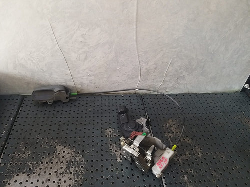 Broasca usa cu maner interior stanga spate peugeot 107