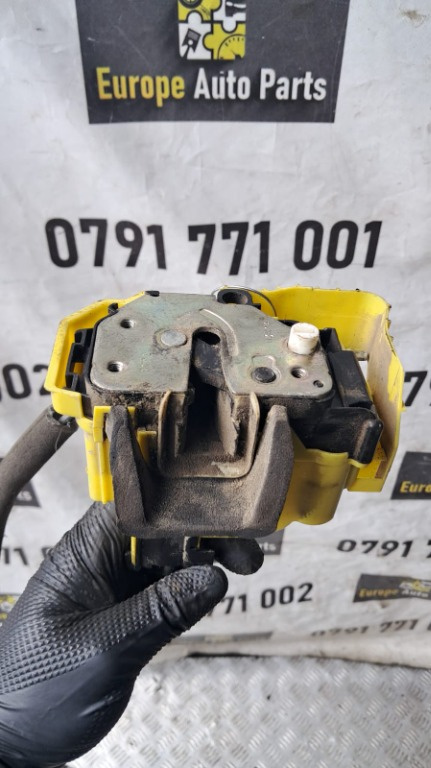 Broasca usa culisanta Fiat Fiorino an 2010 cod 1370896080