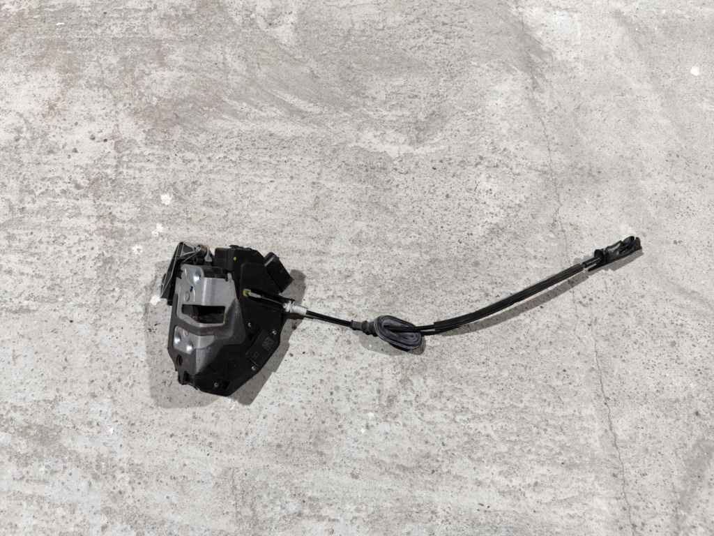 Broasca usa dreapta fata 8A6A-A21812-BC Ford Fiesta VI 1.25 benzina an fab. 2008 - 2017