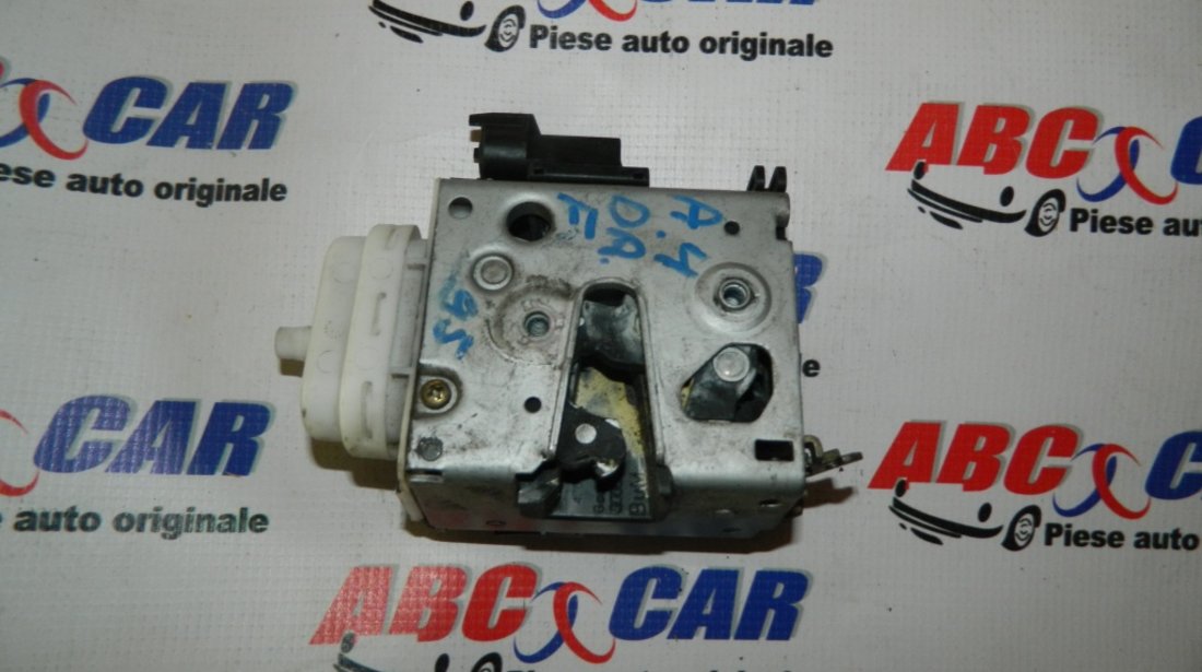 Broasca usa dreapta fata Audi A4 B5 8D cod: 8D1837016A